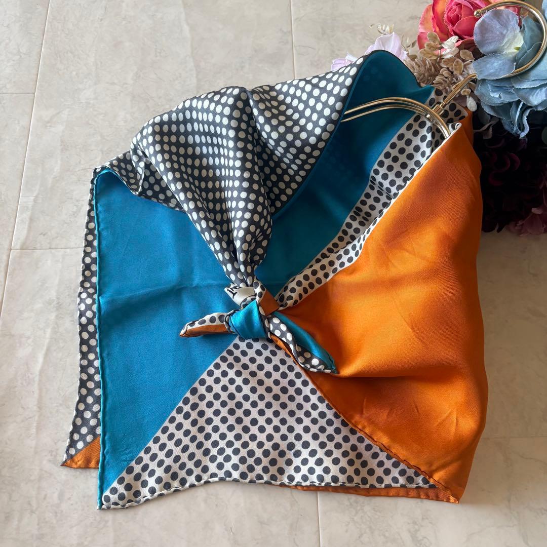 NO.8-109/YVES SAINT LAURENT/正方形スカーフ/シルク