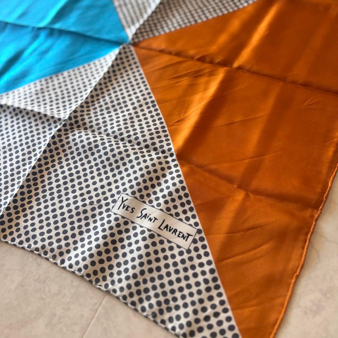 NO.8-109/YVES SAINT LAURENT/正方形スカーフ/シルク