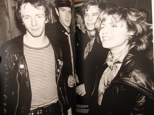 The Clash Photograph by Bob Gruen　2001年版