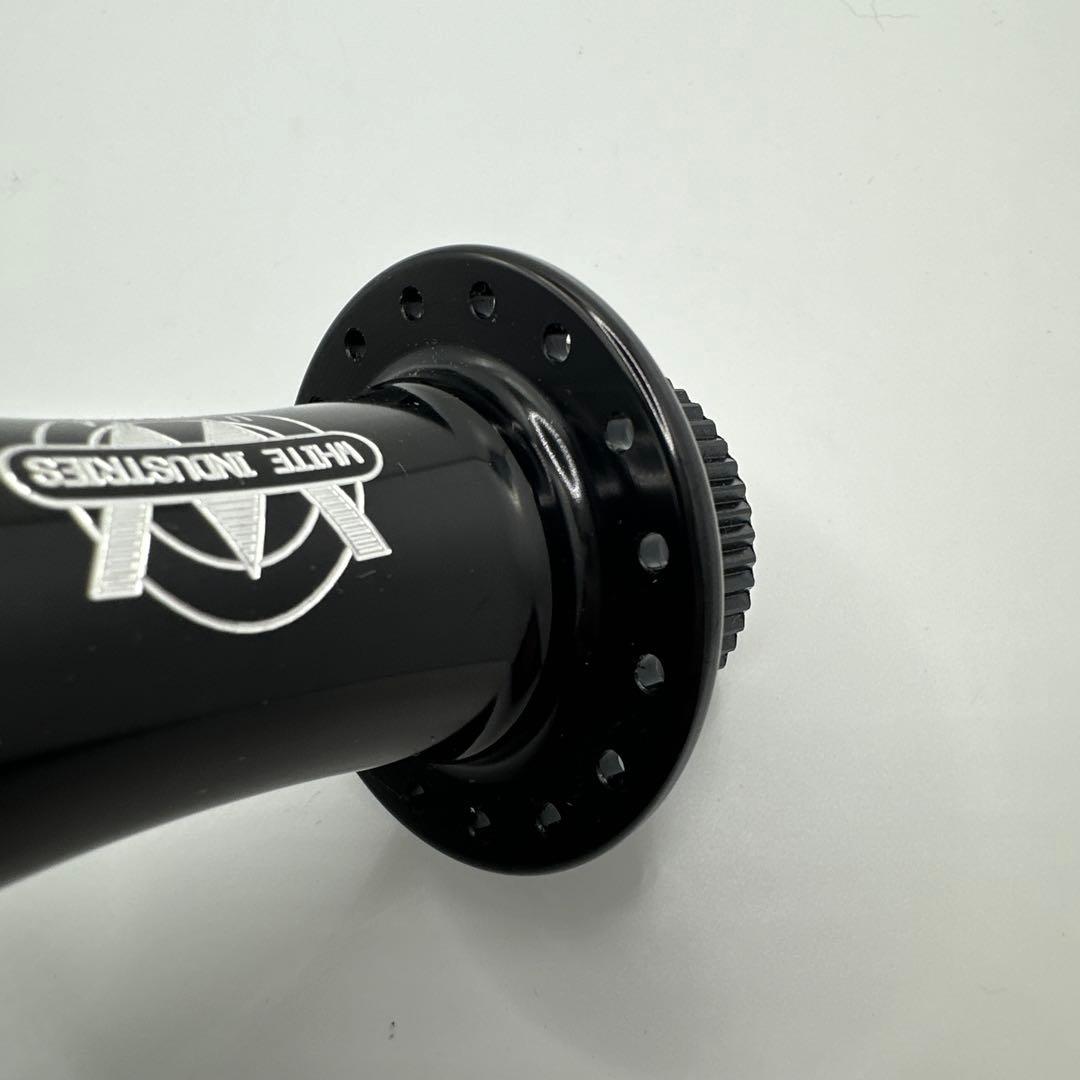 WHITE INDUSTRIES CLD フロントハブ 32H ブラック