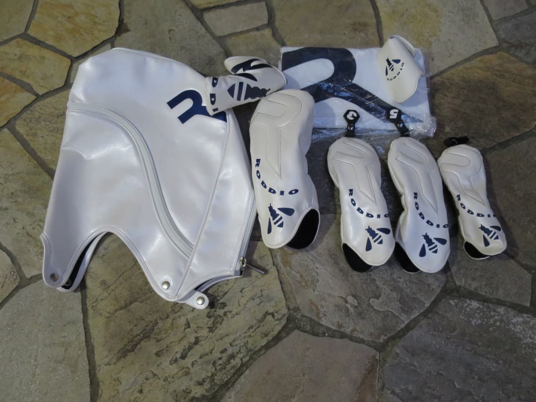 ロッディオ　キャディバッグ 2021　スネーク　パールホワイト