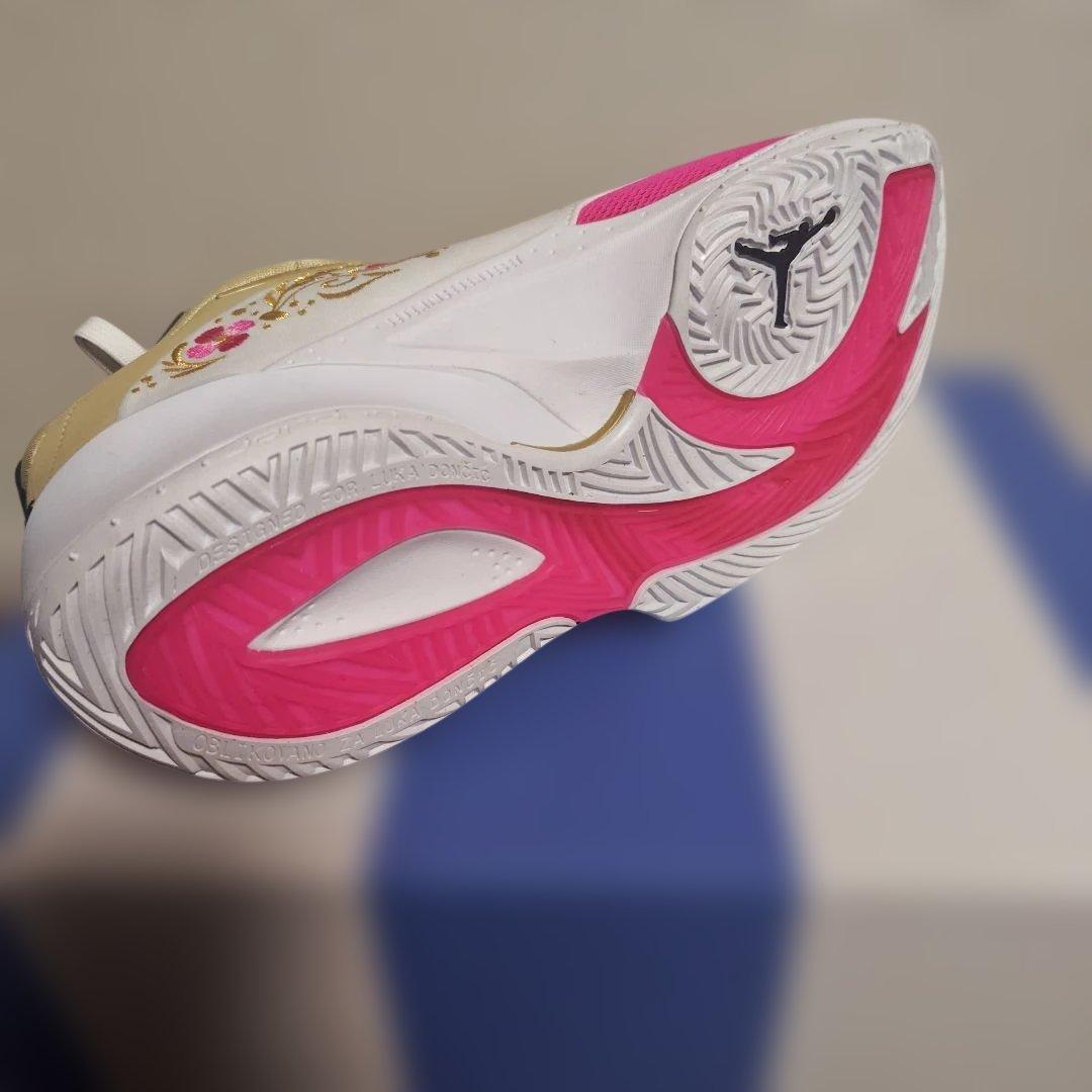 NIKE Jordan バスケ シューズ　 LUKA3 FZ2467-100