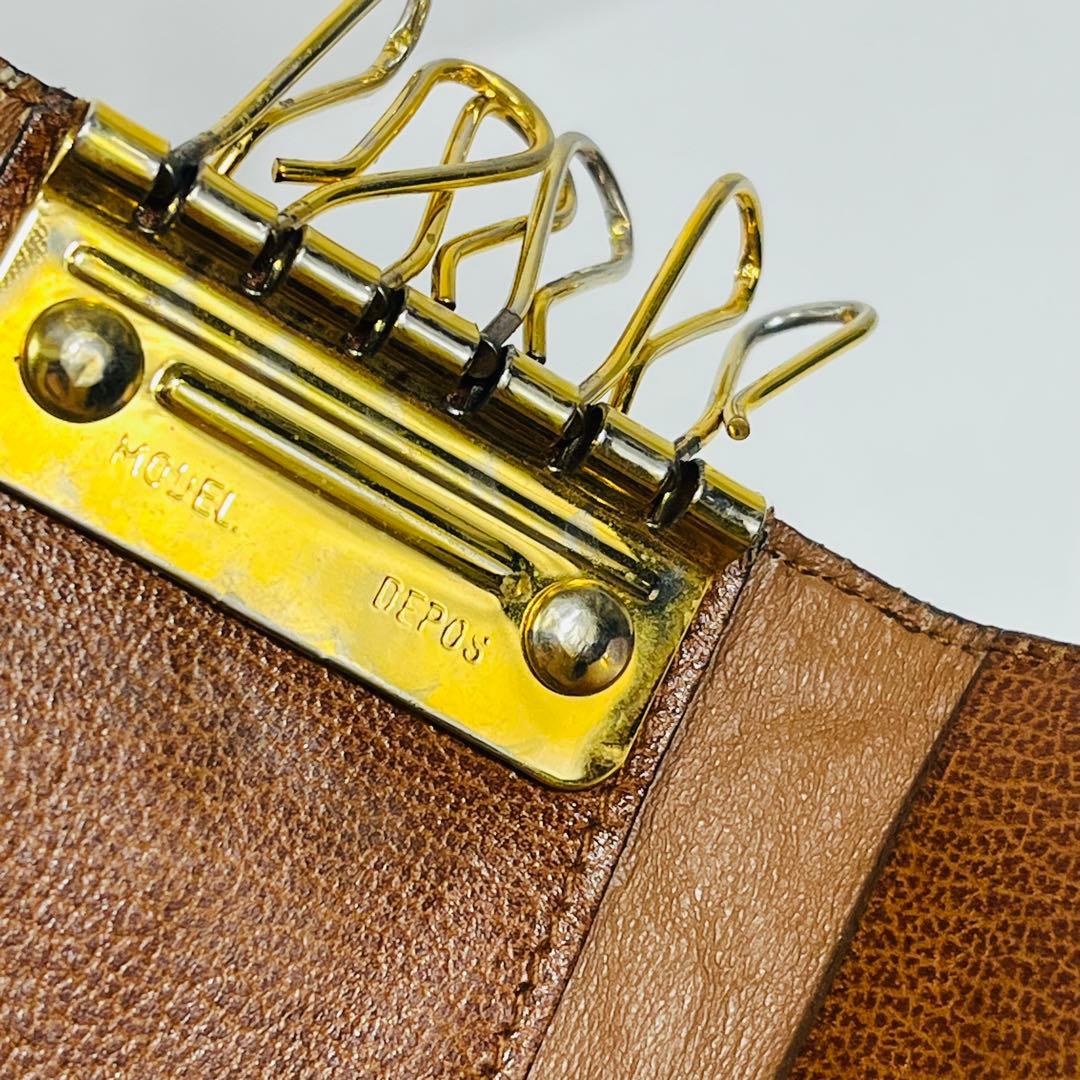 サルヴァトーレフェラガモ 2点セット①キーケース②ケース　です。