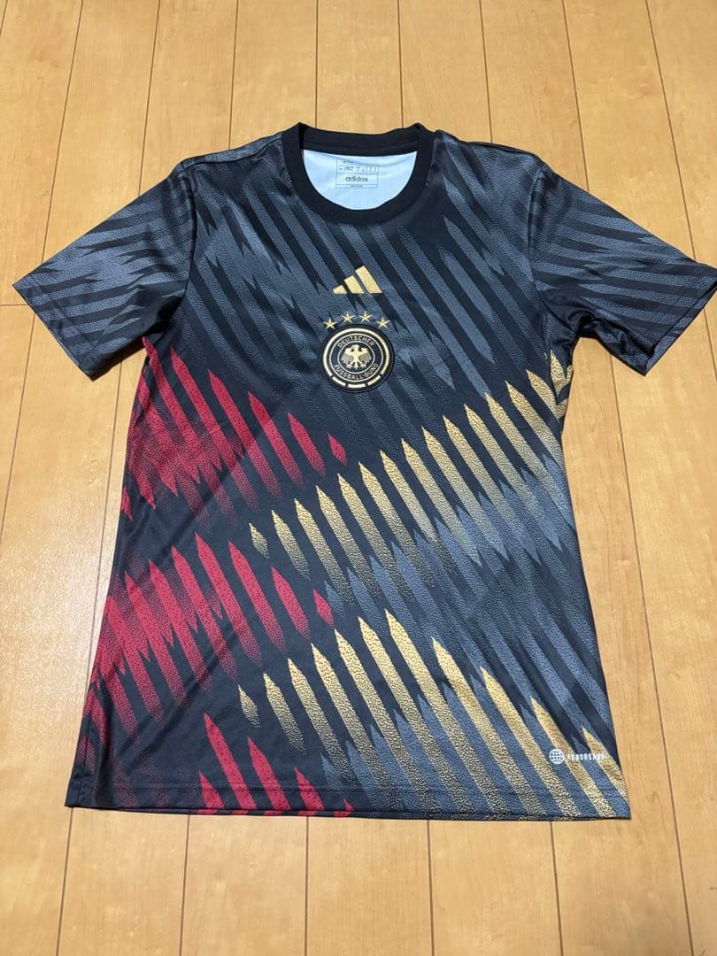 サッカードイツ代表　プレマッチシャツ