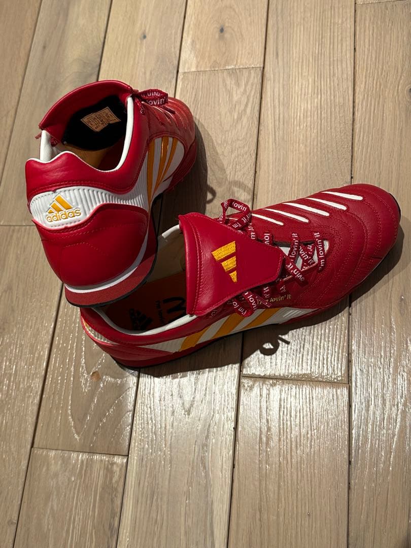 マクドナルド　× adidas サッカーシューズ レッド