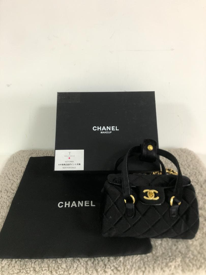 ハンドバッグ　ゴールドブランドロゴ　超美品ショルダーバッグ　未使用　レディース