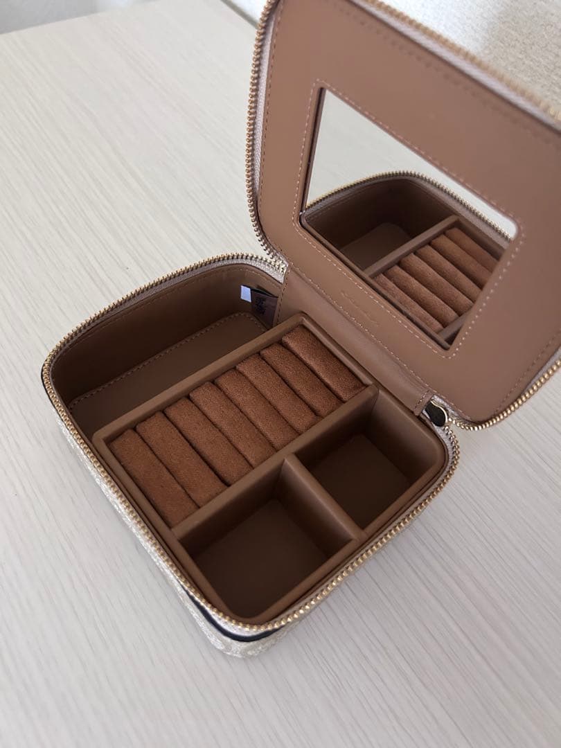 COACH アクセサリーケース ベージュ