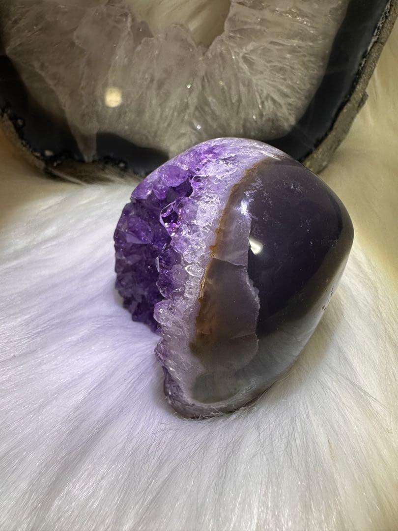ウルグアイ産 アメジストドーム 美結晶 アーチ型 濃淡グラデーション 1120