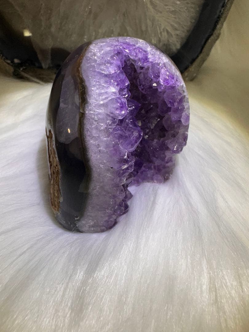 ウルグアイ産 アメジストドーム 美結晶 アーチ型 濃淡グラデーション 1120