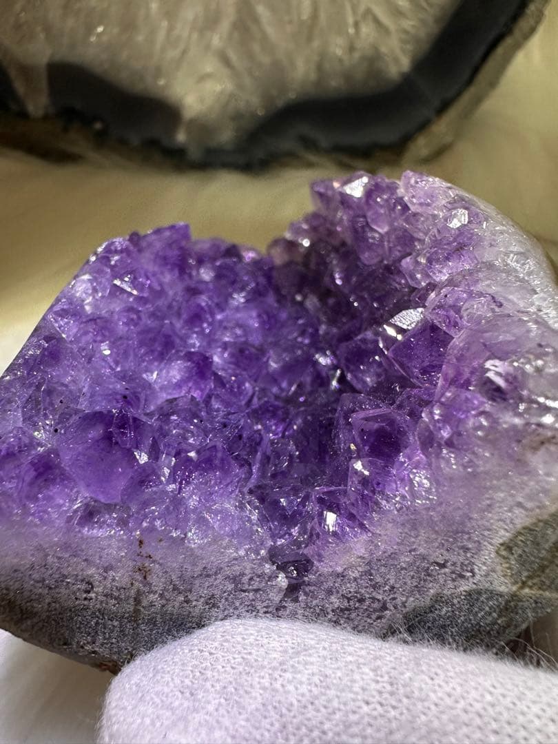 ウルグアイ産 アメジストドーム 美結晶 アーチ型 濃淡グラデーション 1120