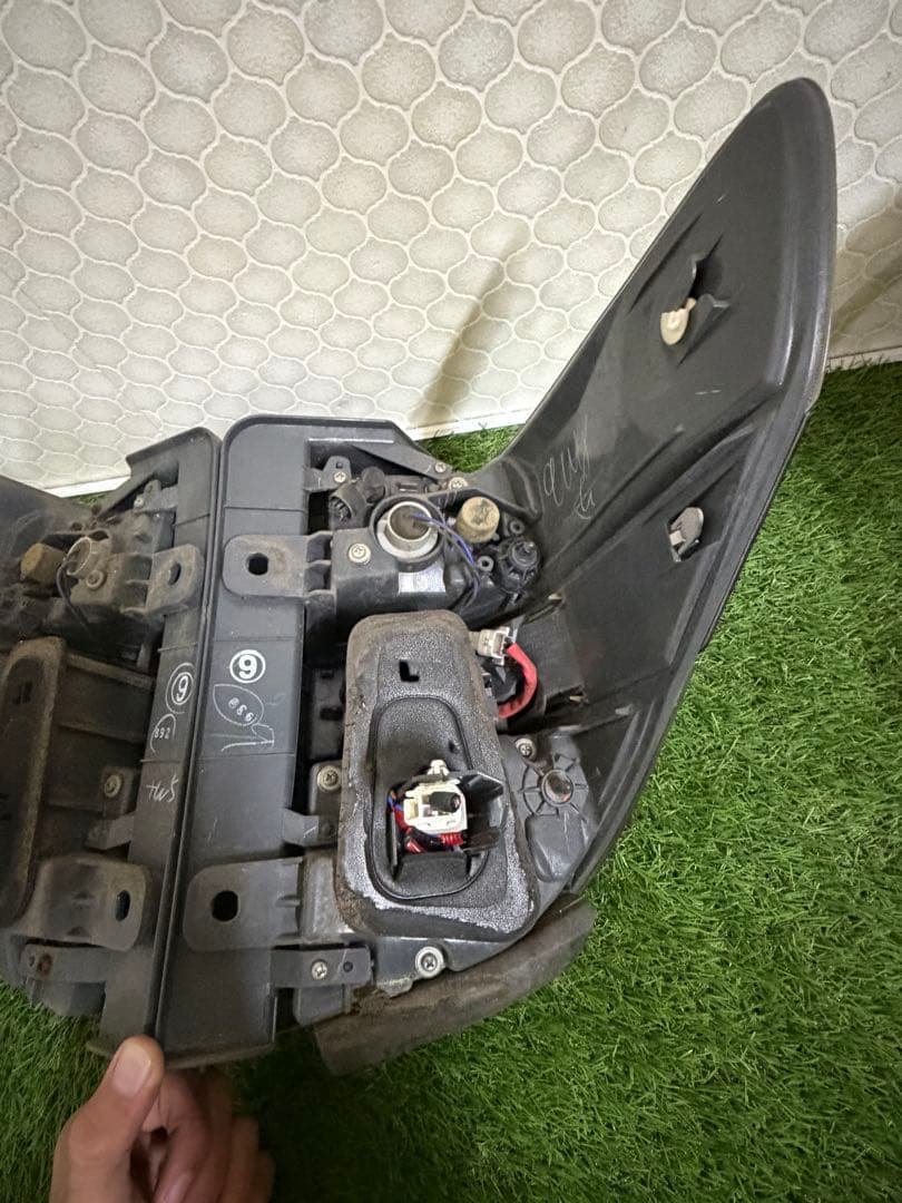 ヴェルファイア 20系　純正　左右LEDテールランプ クリア/ブラック