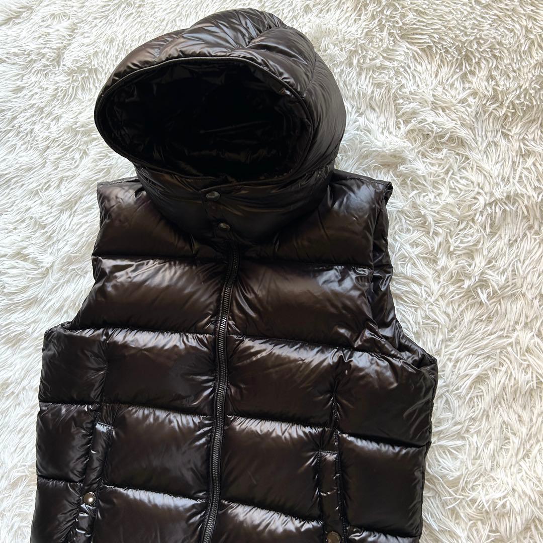 未使用に近い タトラス　ダウンベスト　ポセイドーネ　ブラック　M相当