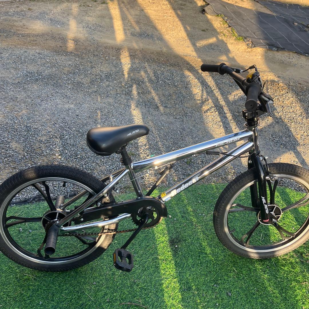 福岡市東区引き取り希望、近隣配送可　20インチ シルバー/ブラック