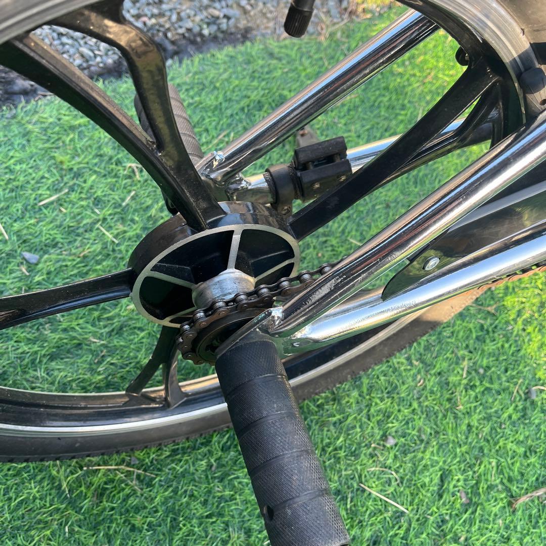 福岡市東区引き取り希望、近隣配送可　20インチ シルバー/ブラック