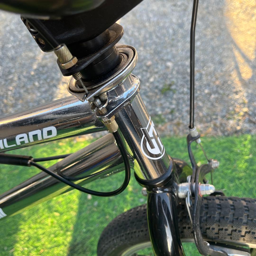 福岡市東区引き取り希望、近隣配送可　20インチ シルバー/ブラック