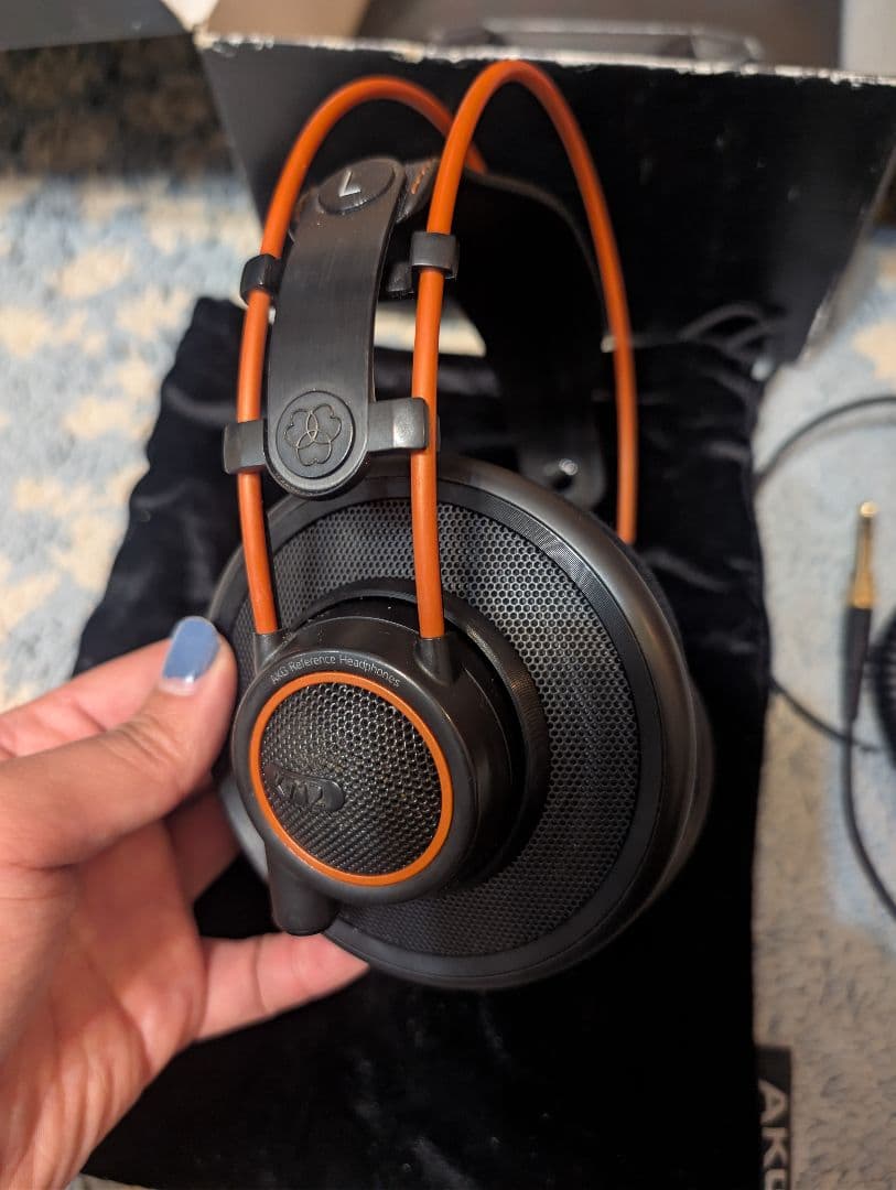 AKG K712 PRO ヘッドフォン