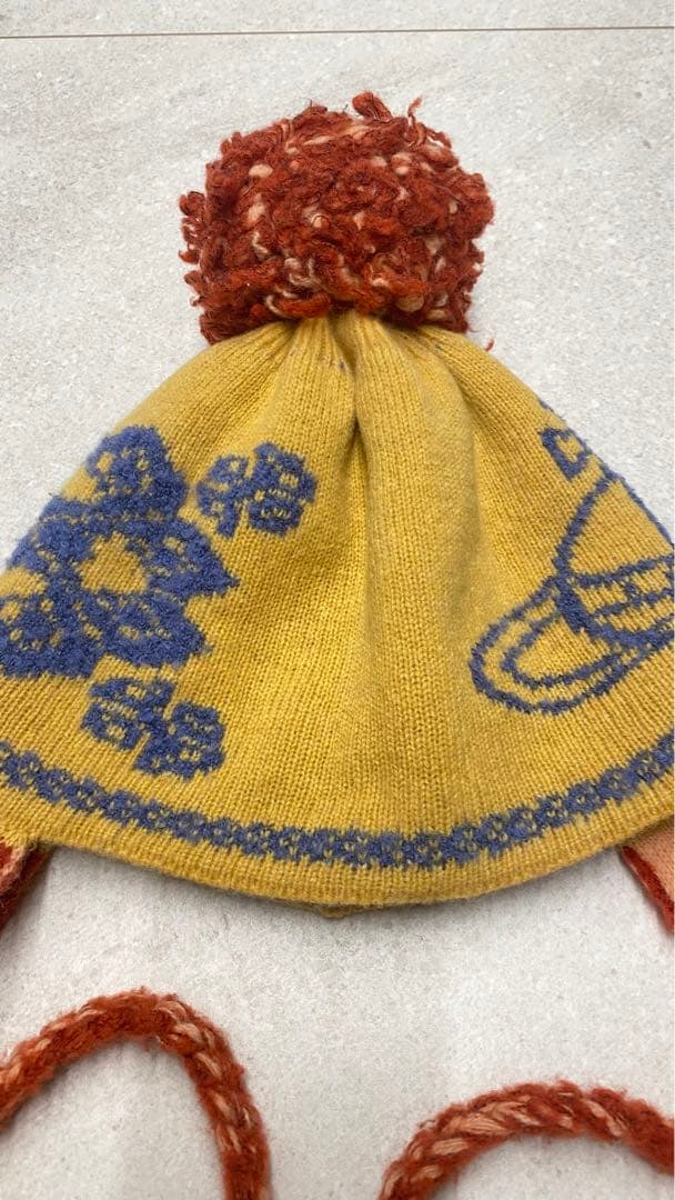 VivienneWestwood 耳当て付ニット帽 ボンボン 暖色 ビビアン