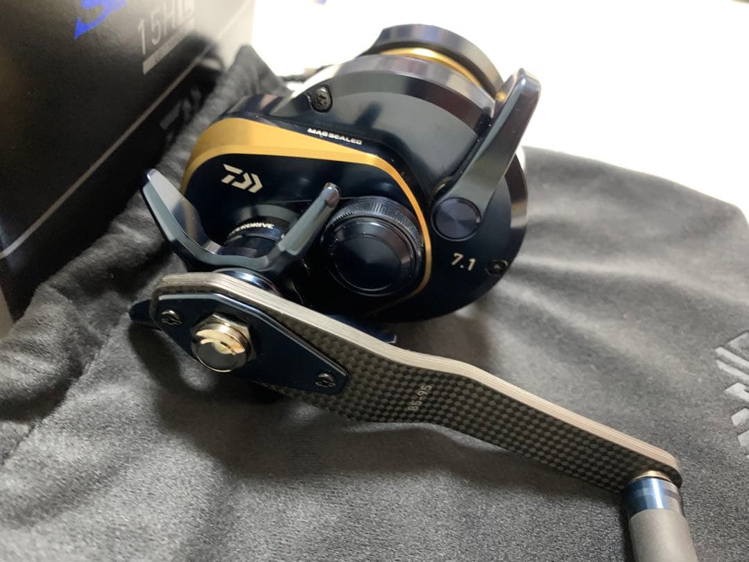 新品　DAIWA 22SALTIGA 15HL-SJ ベイトリール