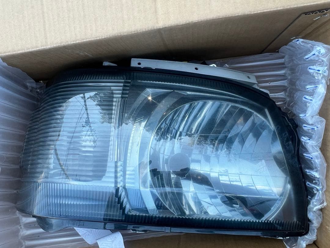 ハイエース　2型　スモーク塗装ヘッドライト　大阪府発