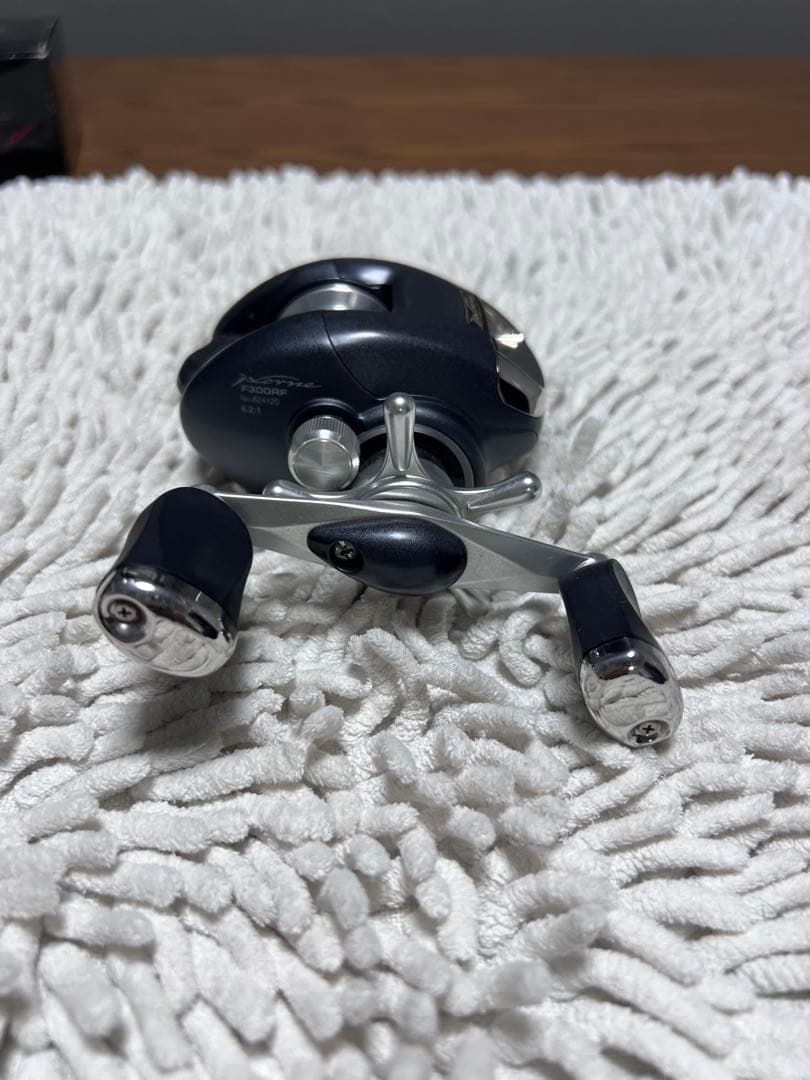 【美品】イクシオーネ　F300RFとキャスプロメタルライト