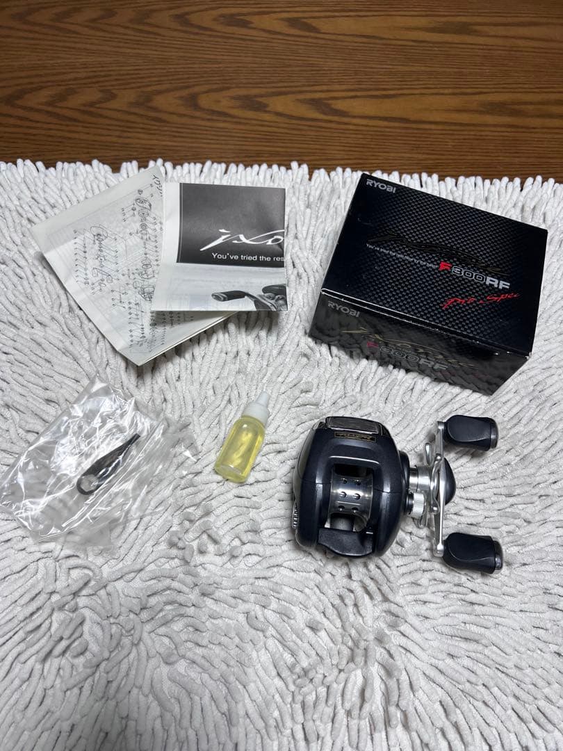 【美品】イクシオーネ　F300RFとキャスプロメタルライト