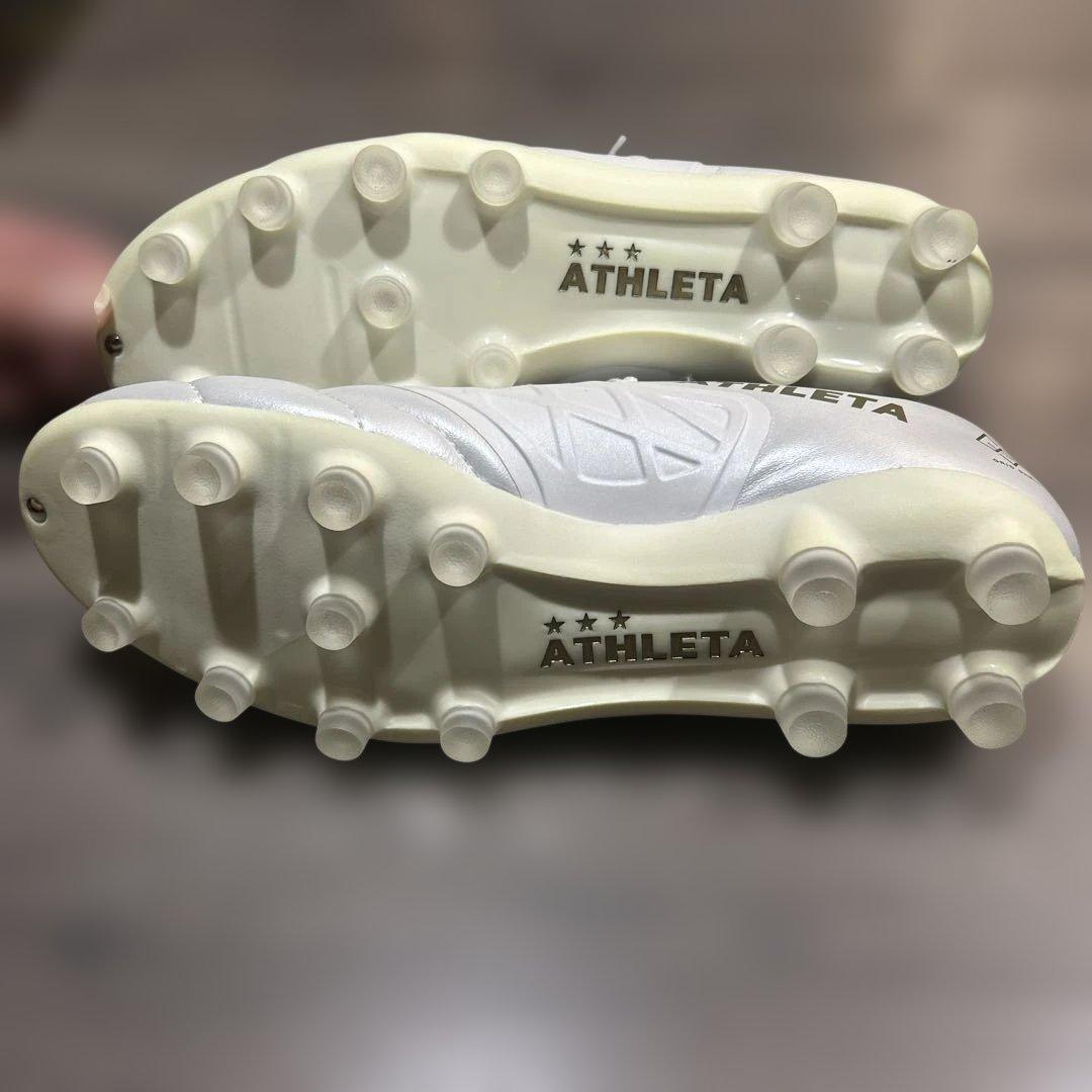 新品　ATHLETA サッカースパイク