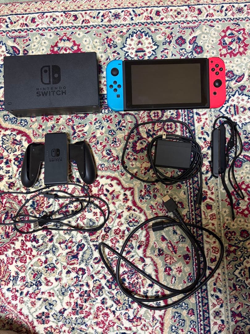 Nintendo Switch 本体 青/赤 ソフト　マリオカート付き