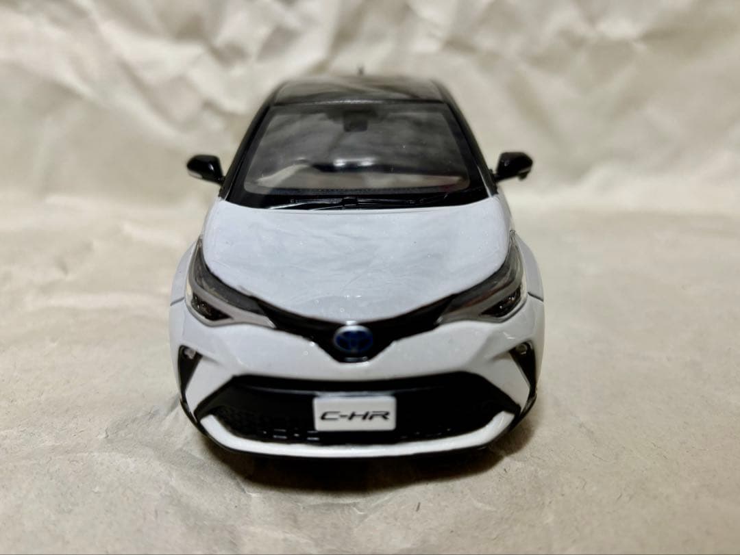 C-HR後期　カラーサンプル ミニカー　ブラック×ホワイトパール　専用箱付