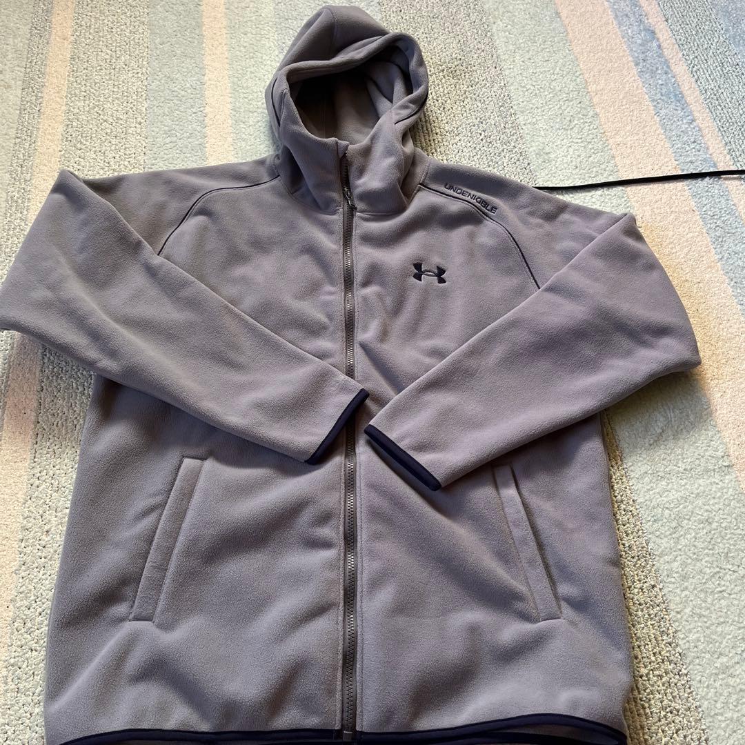 Under Armour フード付きジャケット グレー