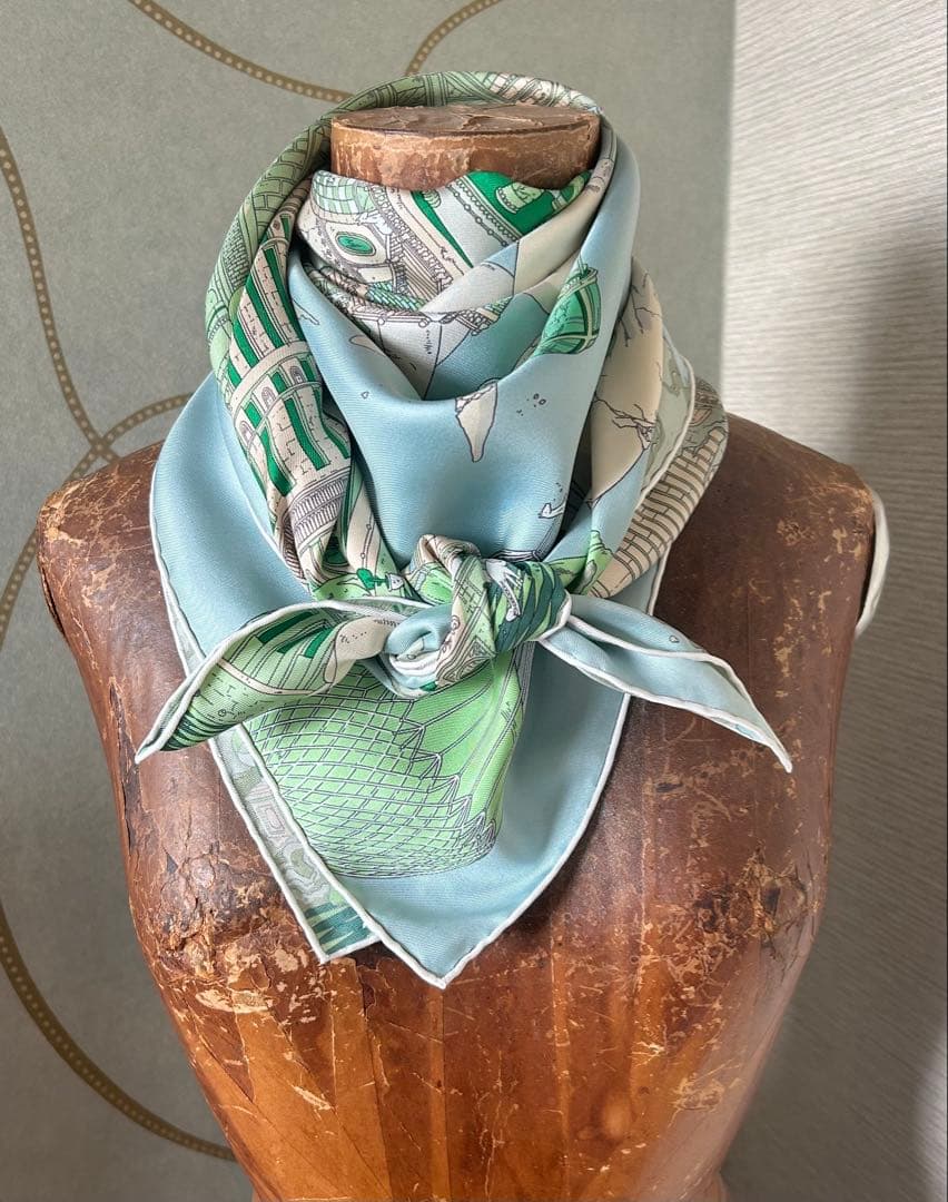 エルメススカーフ カレ90/柄名:イポポリス