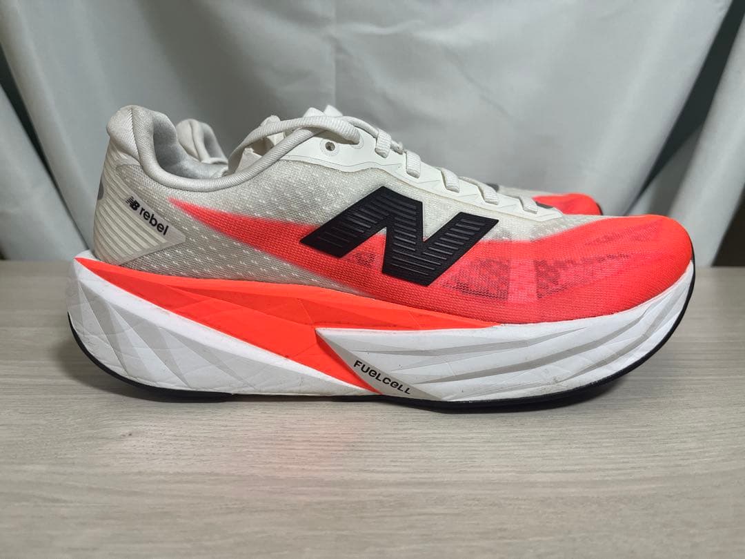 ニューバランス FuelCell Rebel v5 25.5cm D