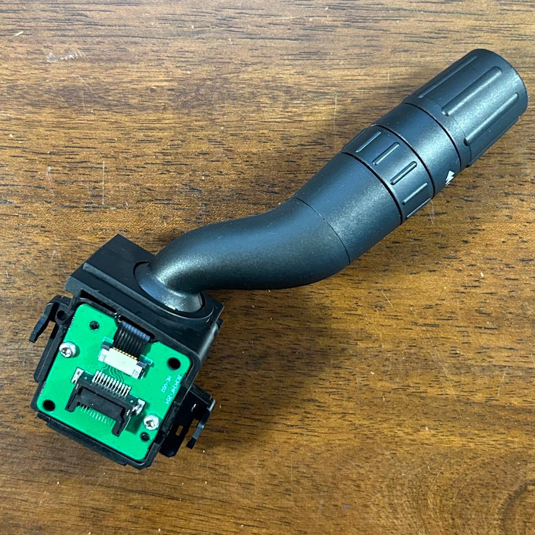 フォード　エクスプローラー　2011〜　新品　ワイパースイッチ　OEM品