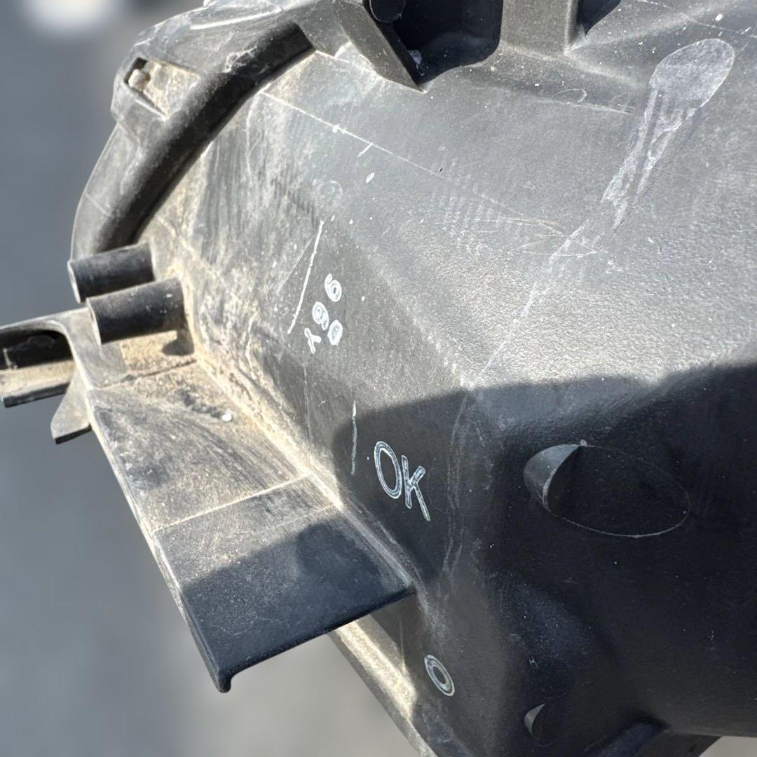 トヨタ　プリウス　30 前期　LEDヘッドライト ヘッドランプ左右セット中古品