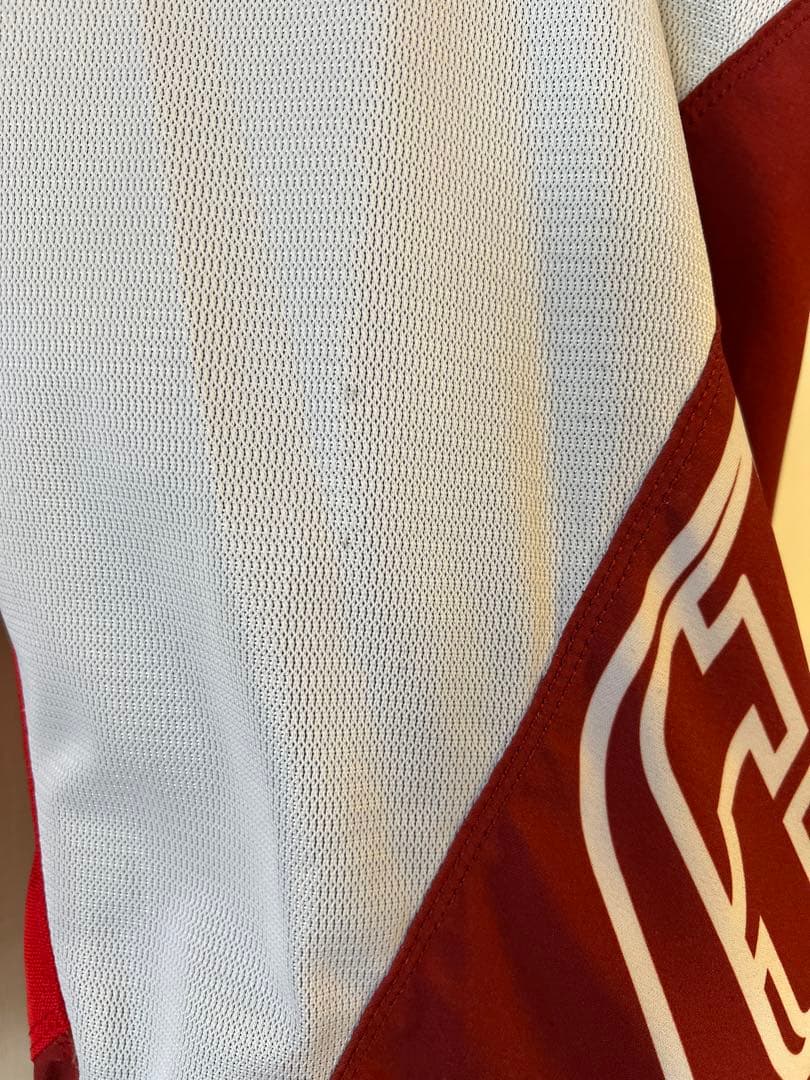 ⑥トロイリーデザイン　ショートパンツ　白＆赤