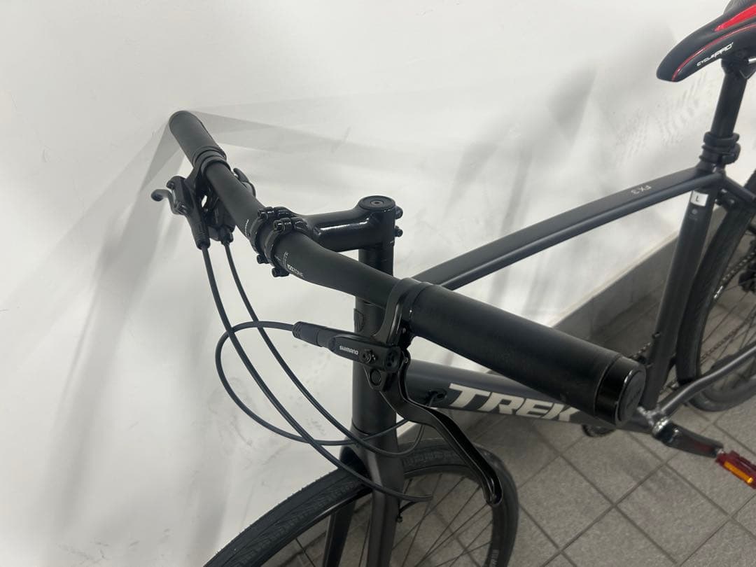 Trek クロスバイク ブラック　FX3