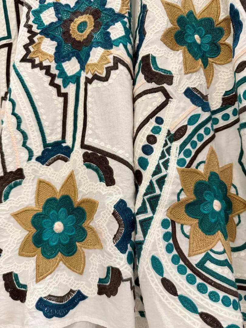 GRACE CONTINENTAL 74,800円フラワー刺繍ポンチョワンピース