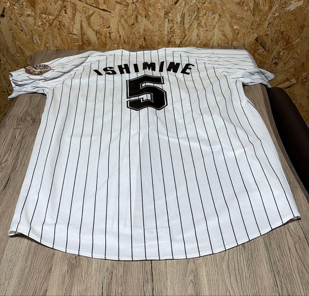 直筆サイン写真付　千葉ロッテマリーンズ　伊志嶺翔大選手　ホームユニフォーム　F