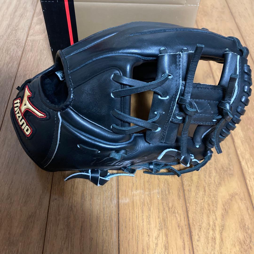 [新品•未使用•箱&袋付き•タグ付属] ミズノ　グローブ　硬式内野手用 右投げ