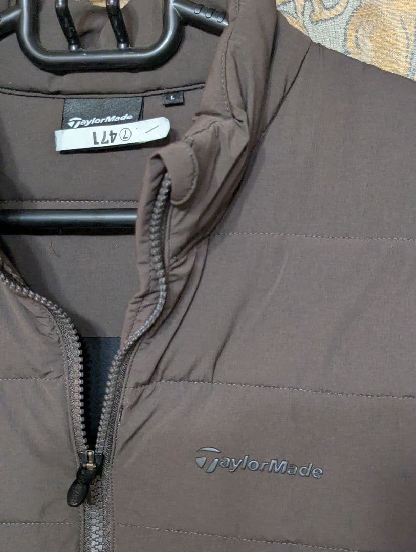 美品　TAYLORMADE タイラーメイド　ゴルフ　中綿ジャケット　プリント　L