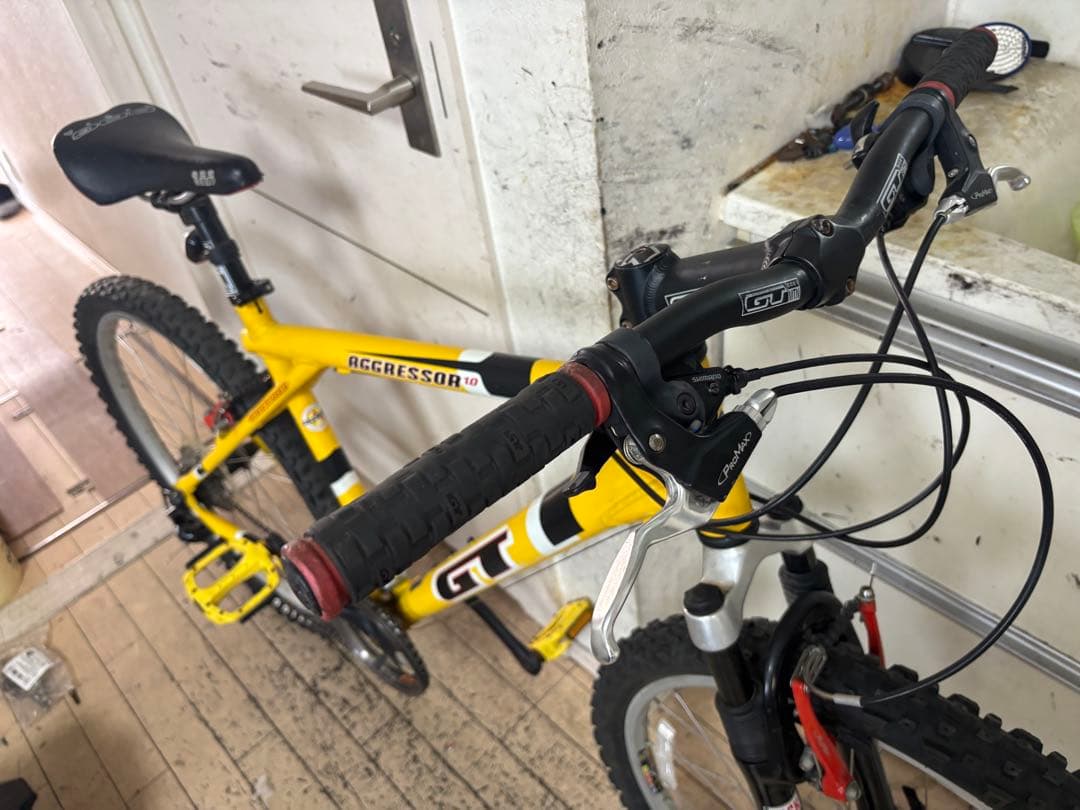 GT Aggressor 1.0 MTBマウンテンバイク イエロー