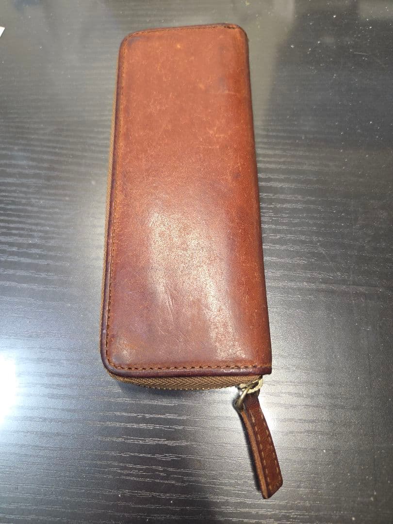 sot プエブロレザーペンケース　キャメル