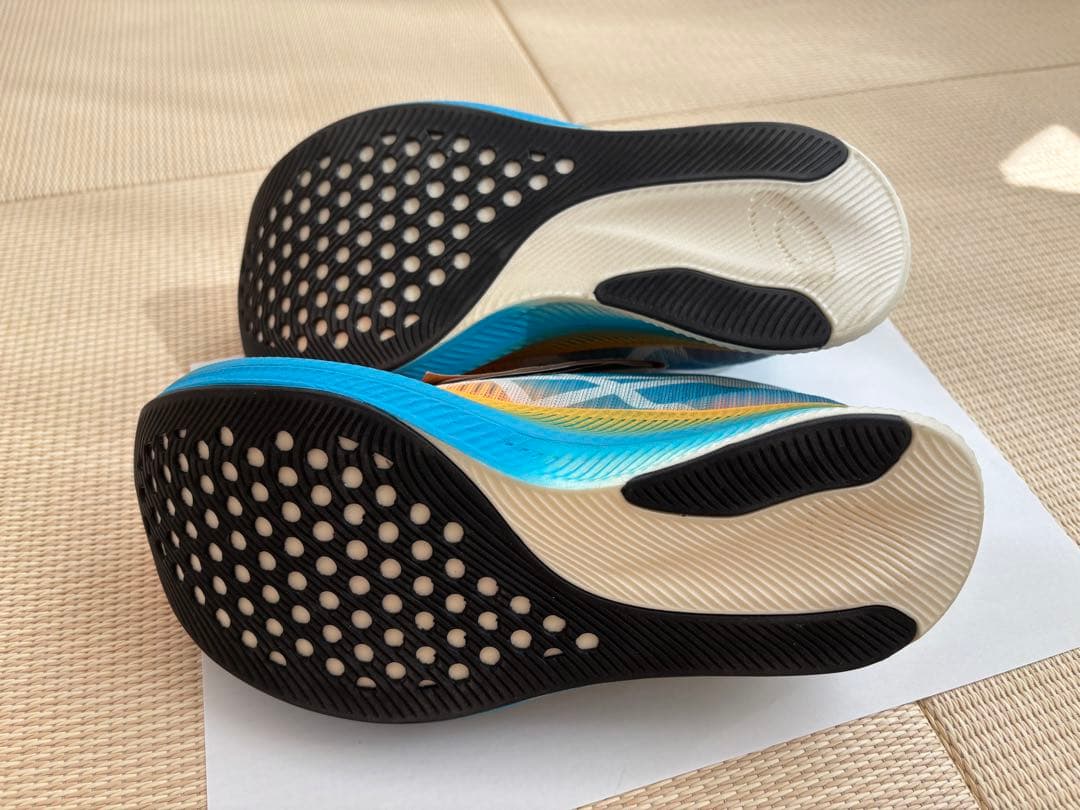 新品未使用　asics アシックス　23.5 スポーツ　陸上　メタスピードスカイ