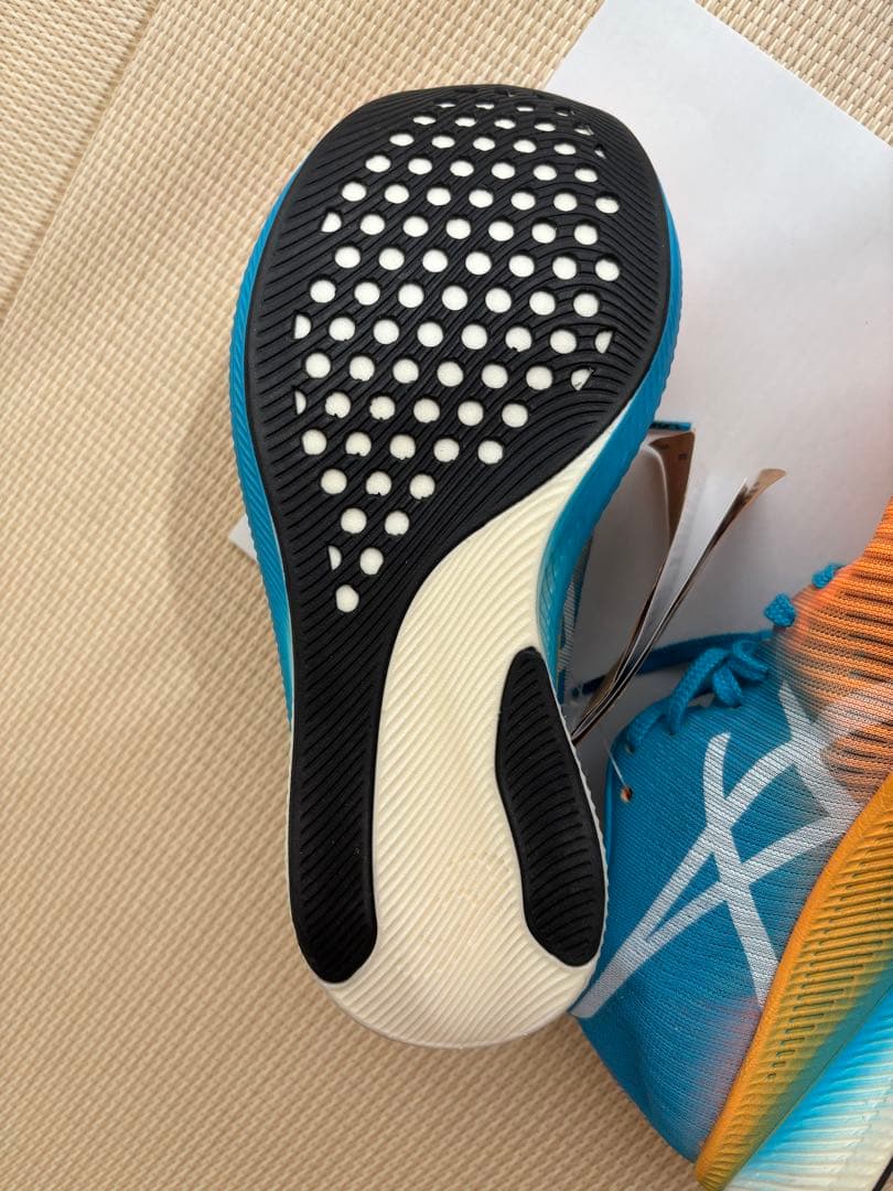 新品未使用　asics アシックス　23.5 スポーツ　陸上　メタスピードスカイ