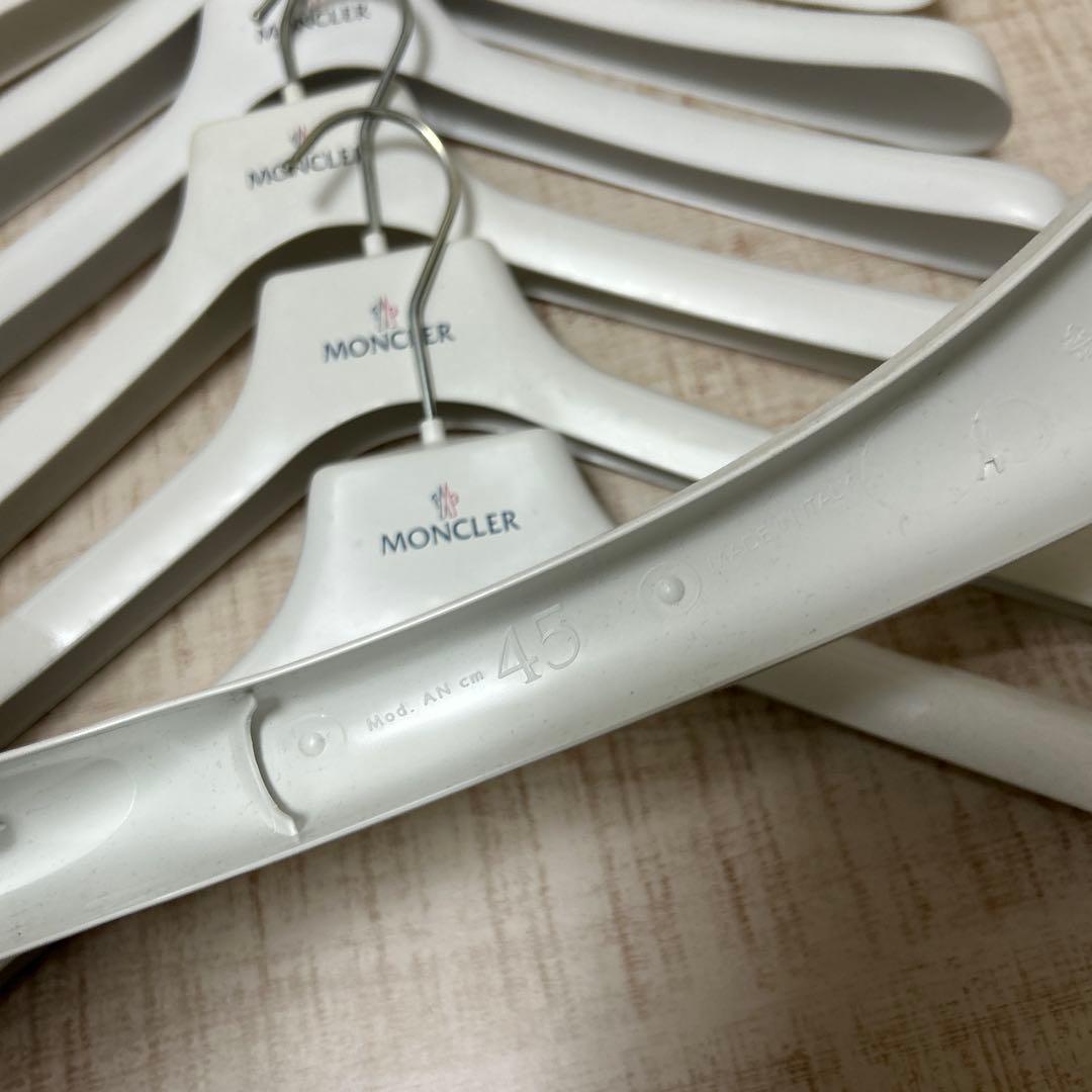 k*u様 moncler モンクレール　ハンガー　7本セット