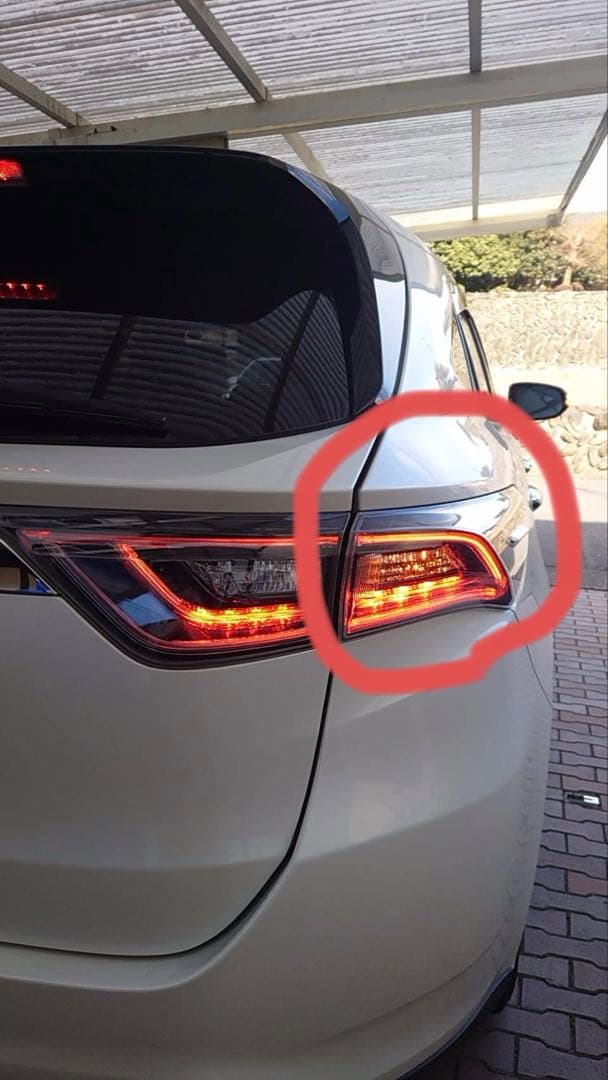 60ハリアー テールランプ 運転席側