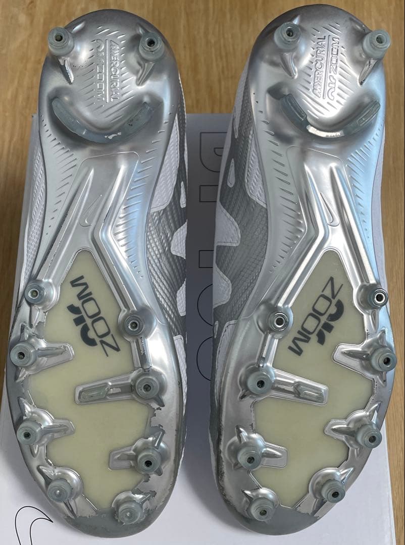 Nike Air ホワイト サッカーシューズ