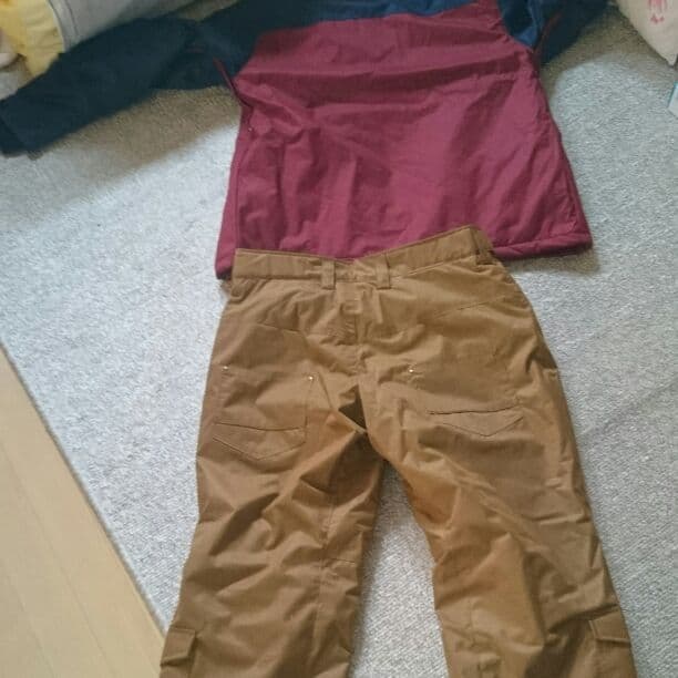 新品未使用  スキー   スノーボードウェアー上下セット