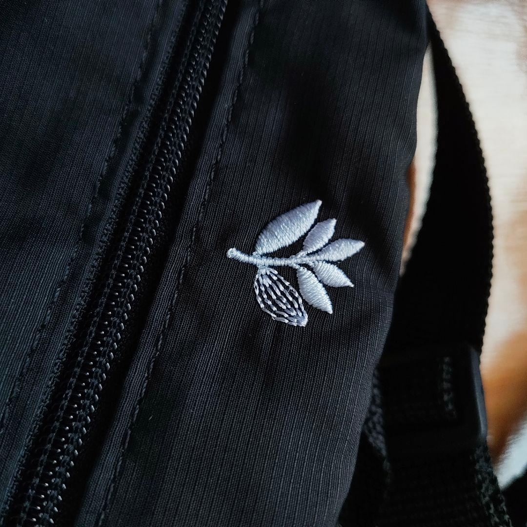 Magenta マジェンタ　ニットキャップ　ショルダーバッグ