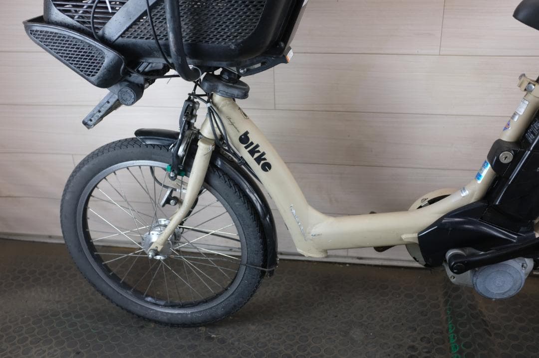 ブリヂストン製　Bikke　　20インチ　3段　8.9Ah（5点灯）充電器あり