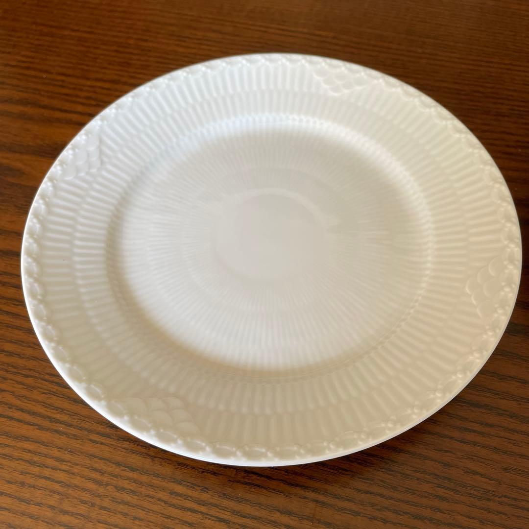 【新品】ロイヤルコペンハーゲン ホワイトフルーテッド フルレース　皿２枚